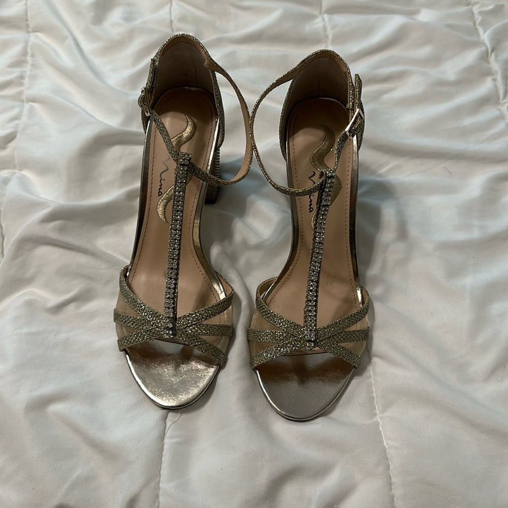 Nina gold high heels in size US 7